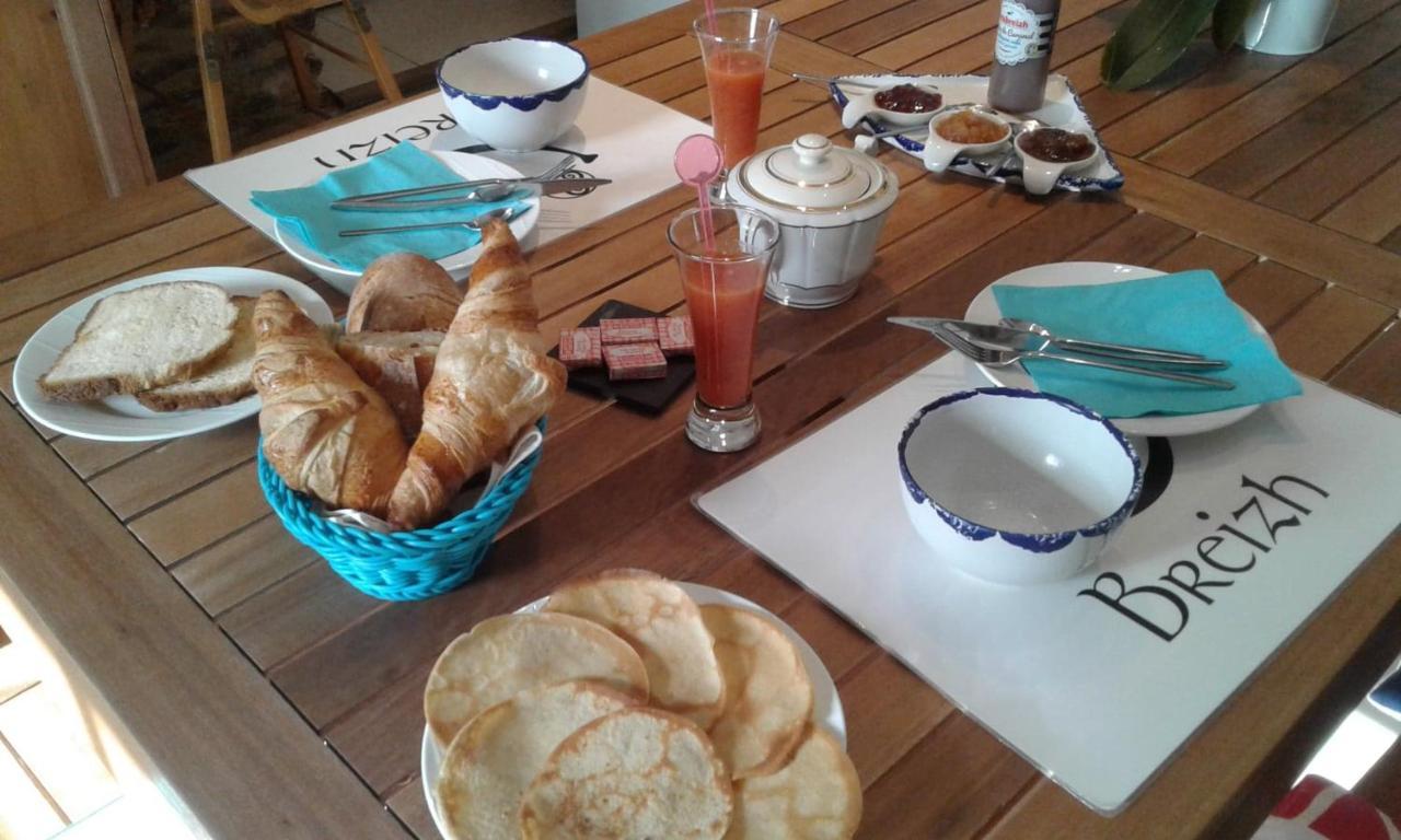 Le Petit Kerangoi Bed & Breakfast ปง-ตาเวน ภายนอก รูปภาพ