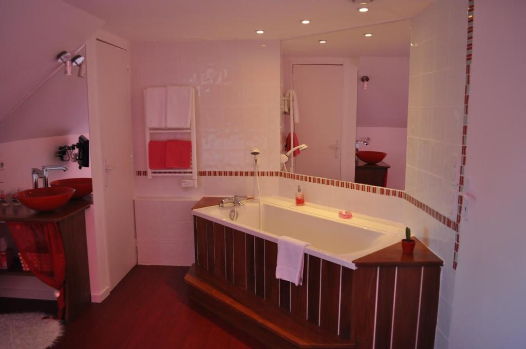 Le Petit Kerangoi Bed & Breakfast ปง-ตาเวน ภายนอก รูปภาพ
